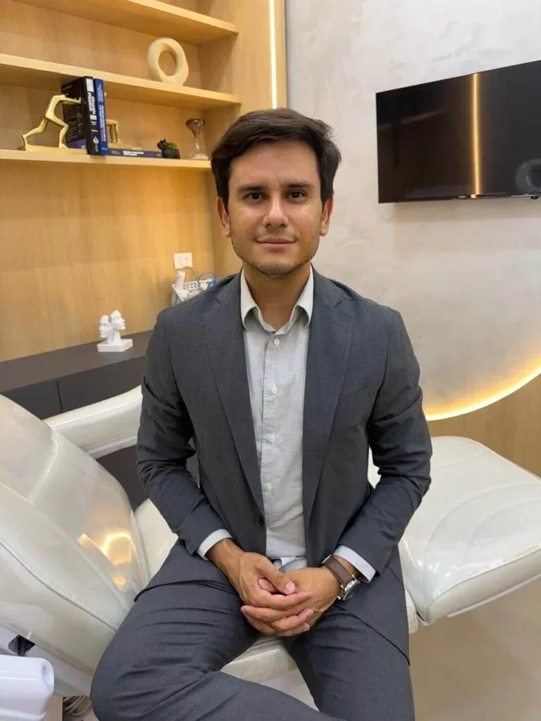 Dr. Maycon Francis de Souza, médico responsável pelo Instituto Venanzi em Campo Mourão