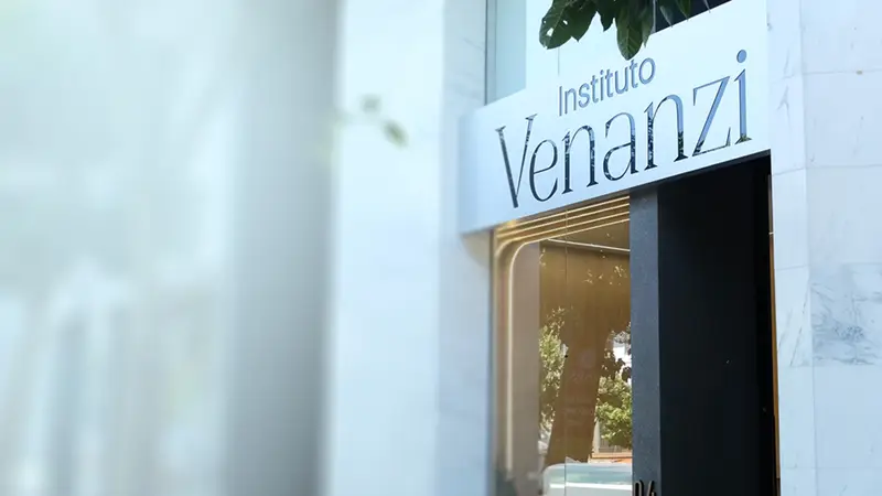 Fachada do Instituto Venanzi, clínica médica em Campo Mourão